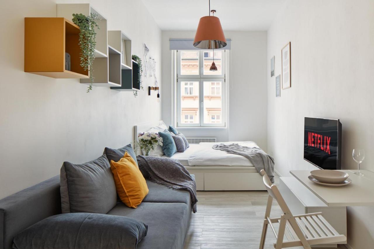 Days - Stylish - Trendy Neighborhood