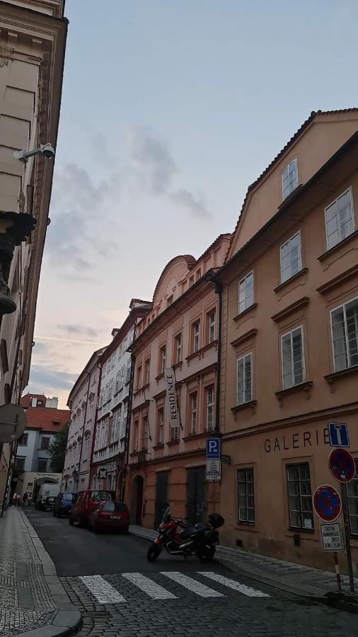 Laxmi Happy In Historical Privatunterkunft Prag