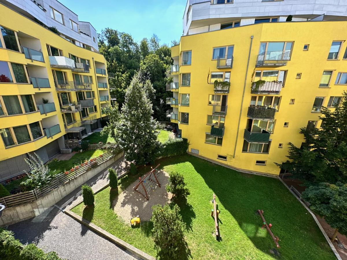 Rezidence Jeseniova Apartment