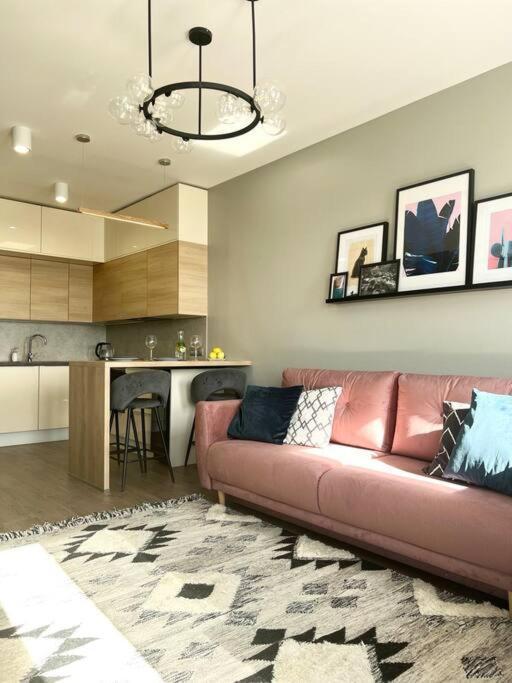 Luxury Pearl With Parking Place In Holesovice * Prague