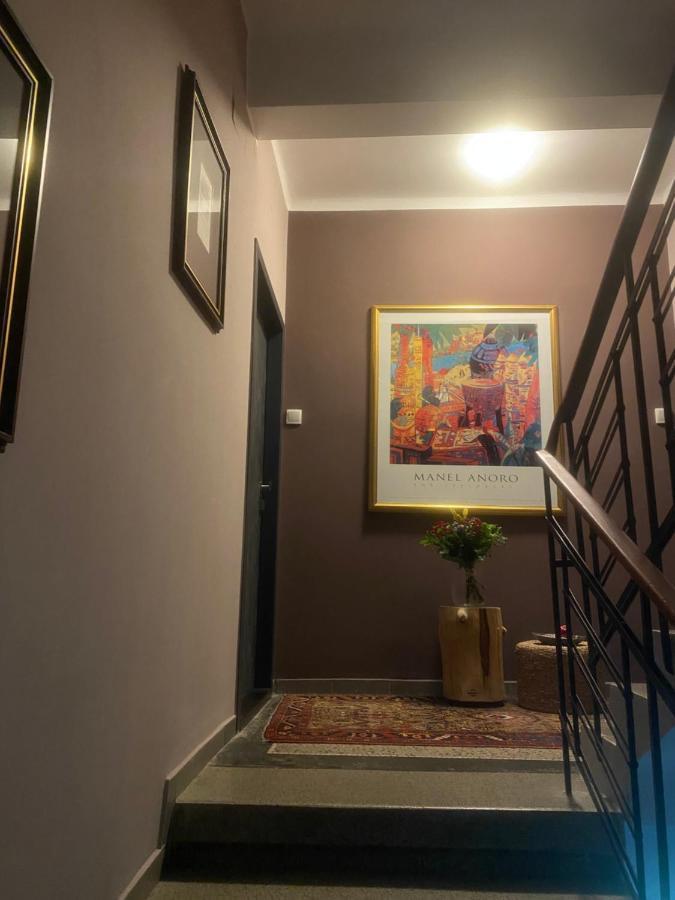 Apartman 2+kk, 50 M2 V Klidne Lokalite. 10 Min Od Centra Prahy. *