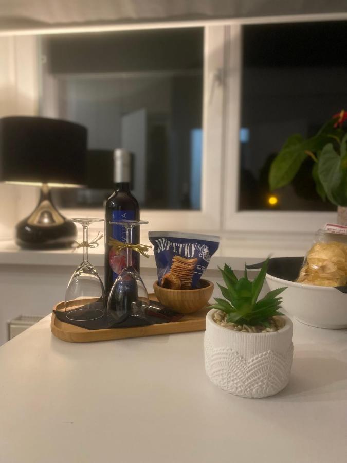 Apartman 2+kk, 50 M2 V Klidne Lokalite. 10 Min Od Centra Prahy. Apartamento Praga