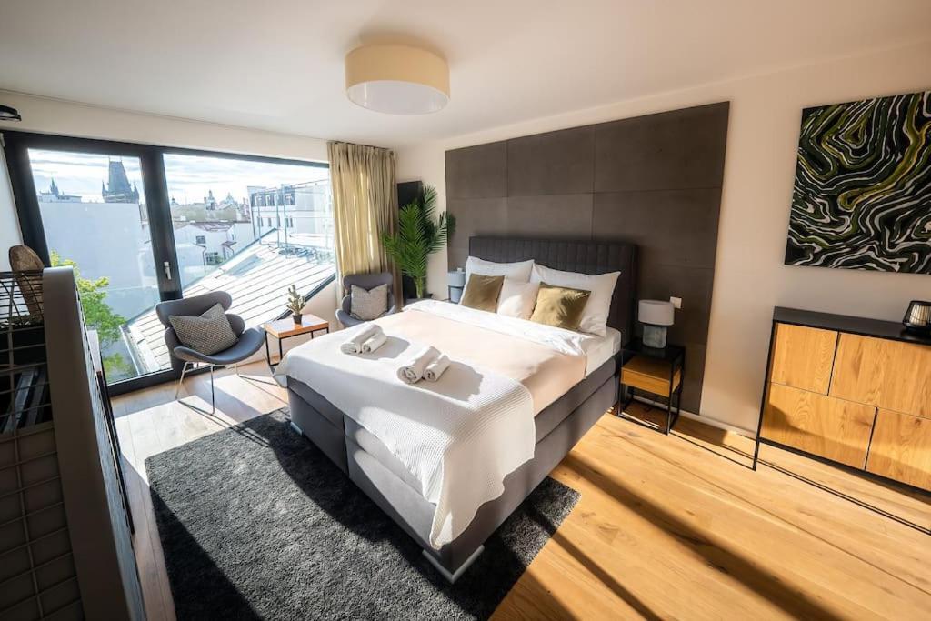 Apartment 5br+2bath Old Town Industrial Penthouse, A/c