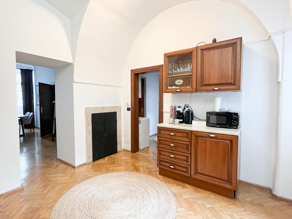 Price & Location - Historic Square Residency Appartement *
