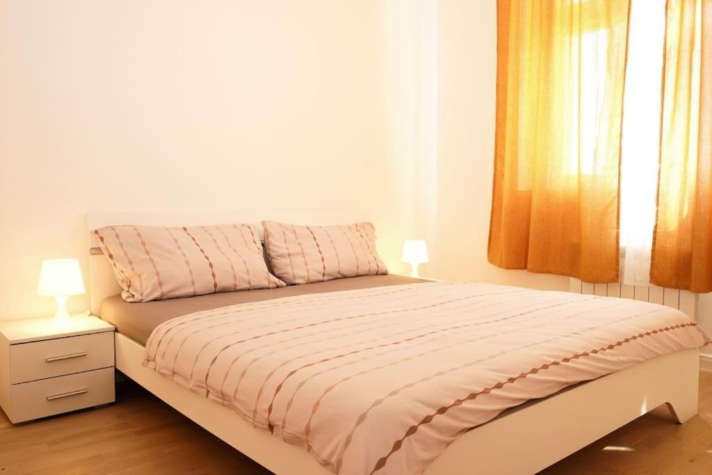 Centrally Located Gem In Apartamento Praga