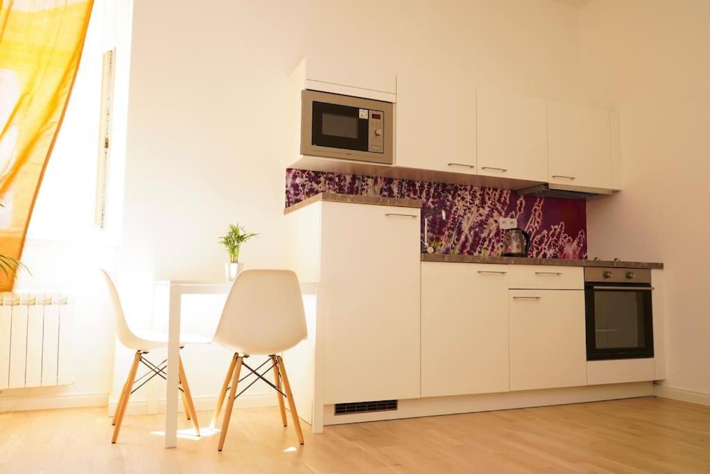 Centrally Located Gem In Apartamento *
