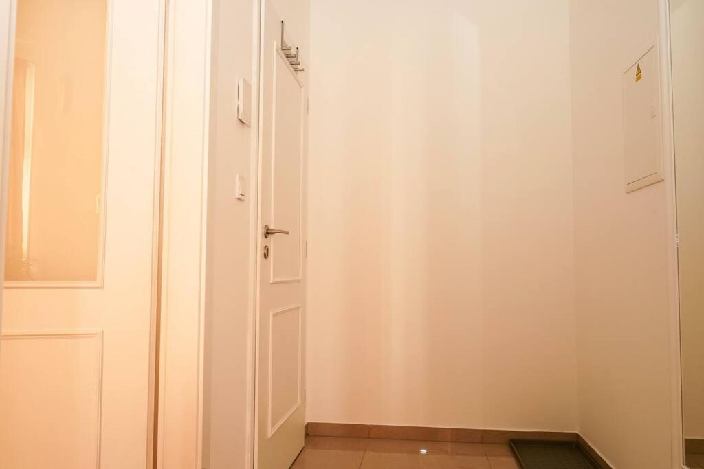 Centrally Located Gem In Apartamento Praga