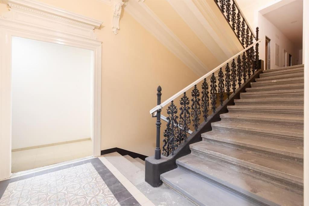 Centrally Located Gem In Apartamento *