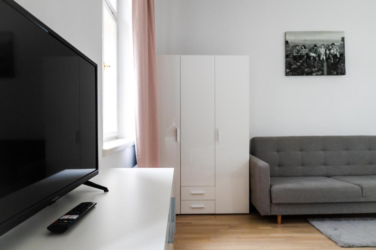 Washington Apartment *