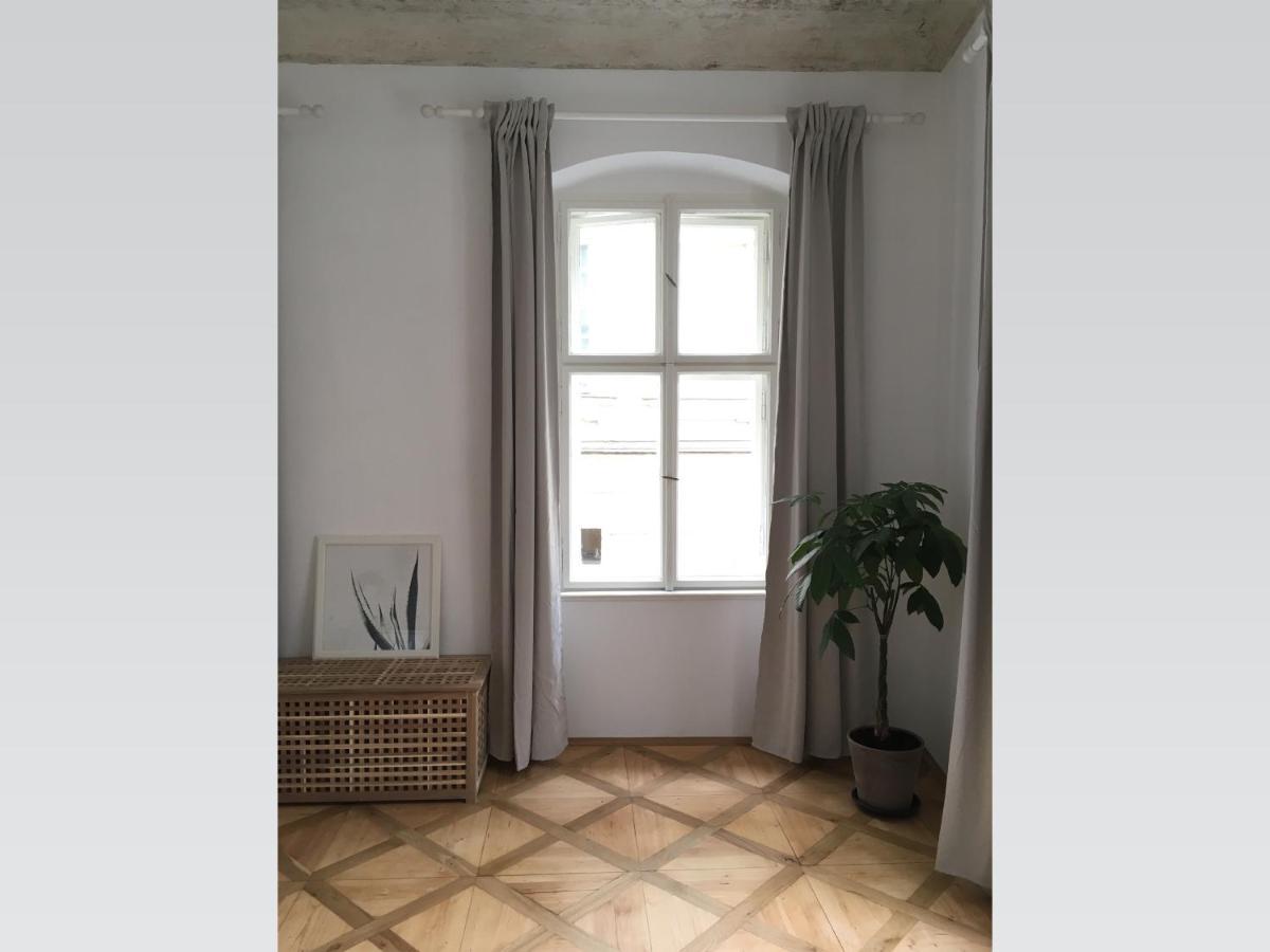 Stylish 5 Mins From The Charles Bridge *