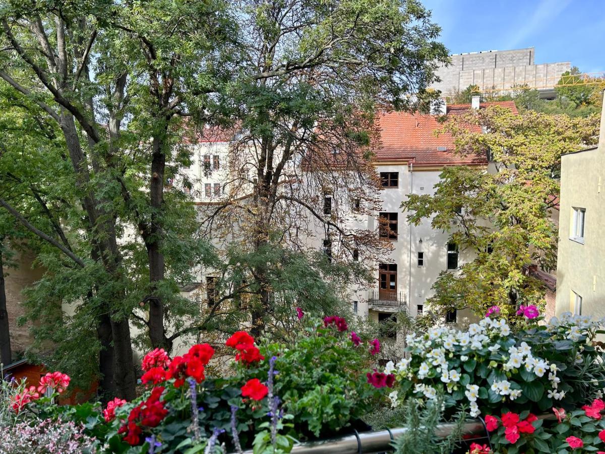 Balcony & King Size Bed * Prague