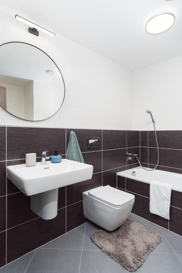 Days - Stylish W Balcony - Trendy Neighborhood *