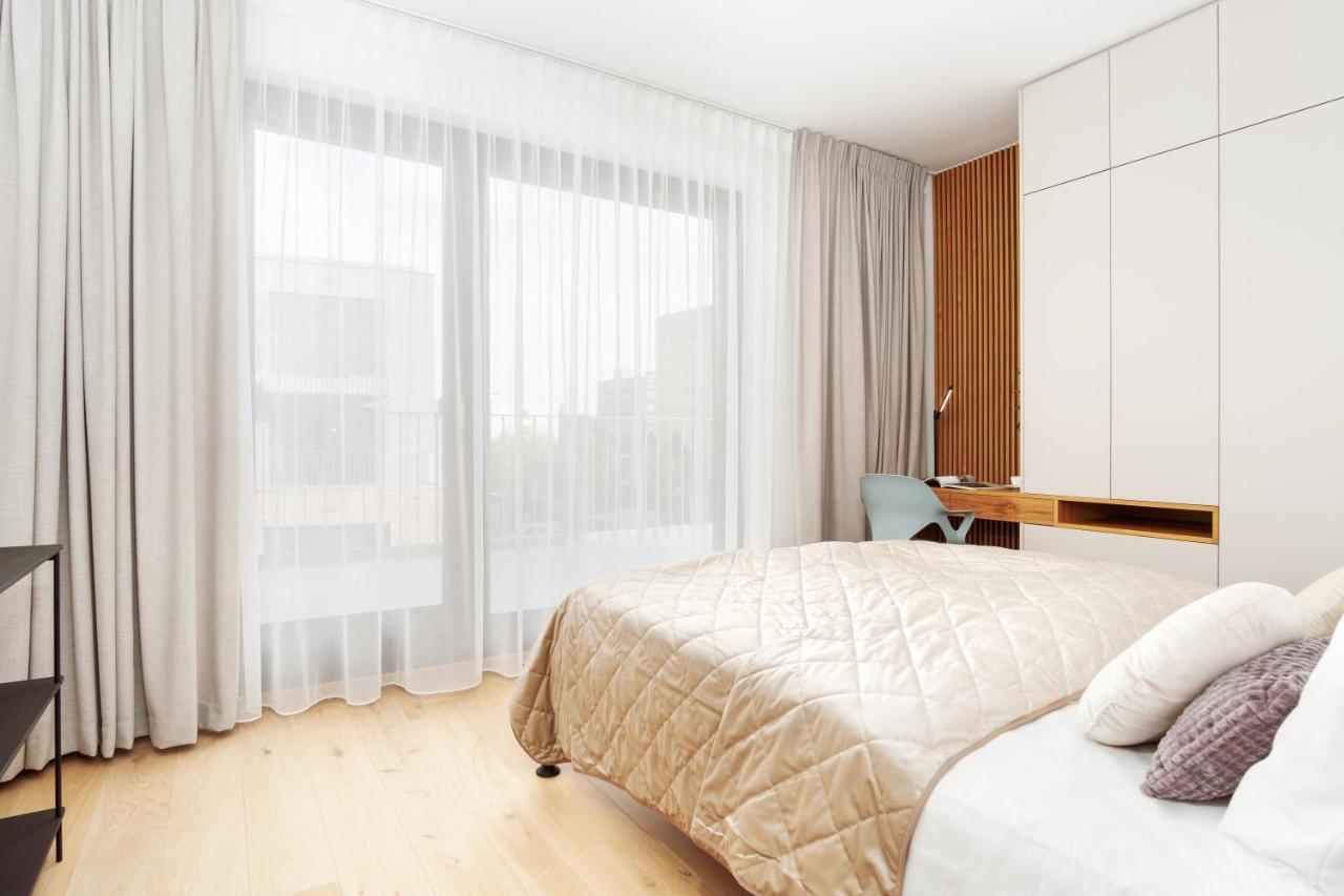 Days - Premium - Balcony Apartment *