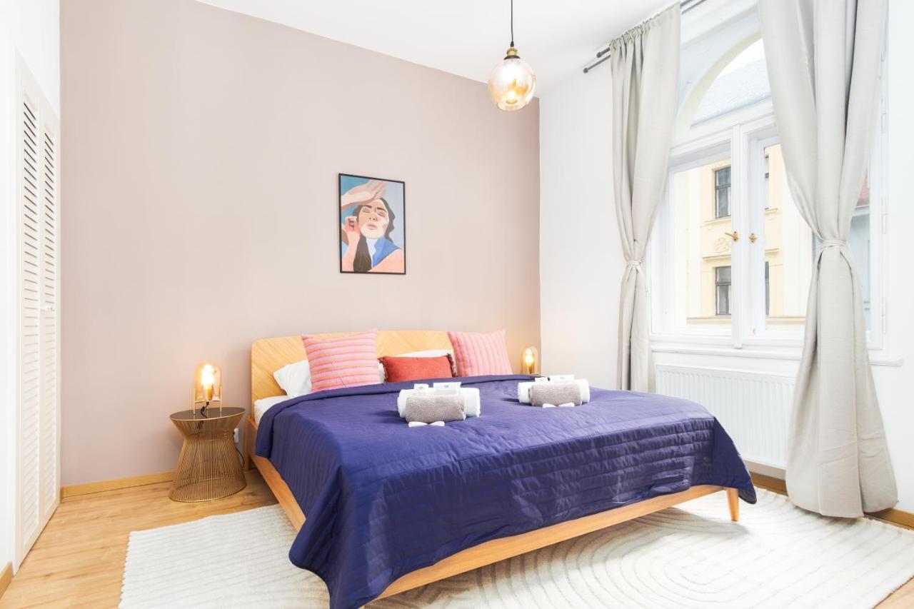 Days - Eclectic In Trendy Area Apartment Prague