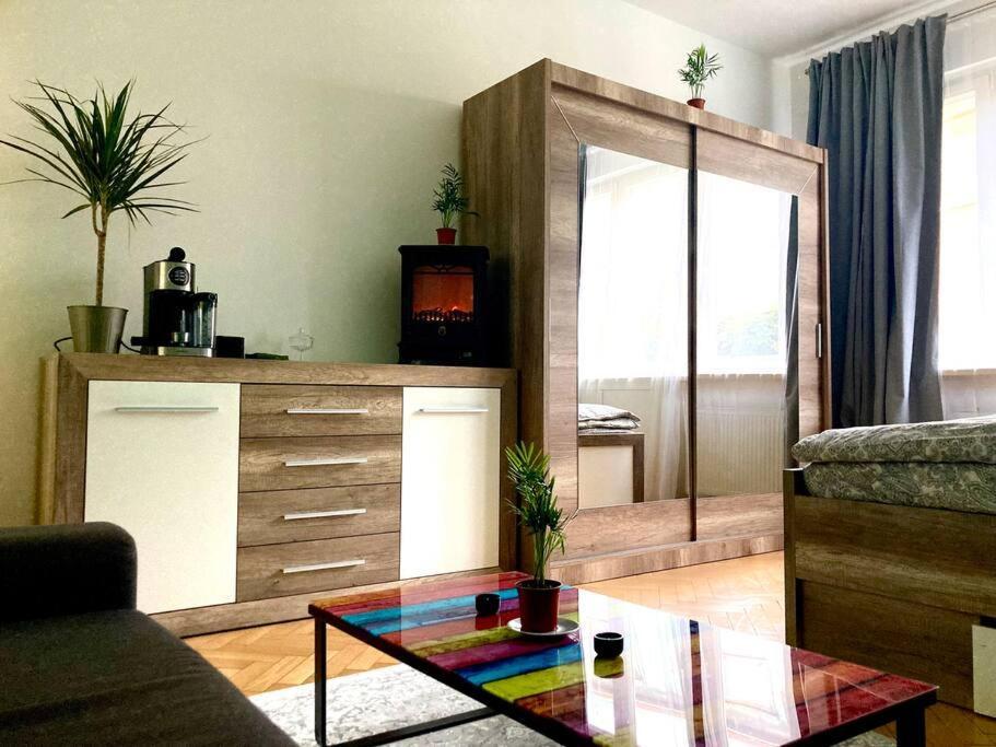 Apartment Sunny Flat In Center Of