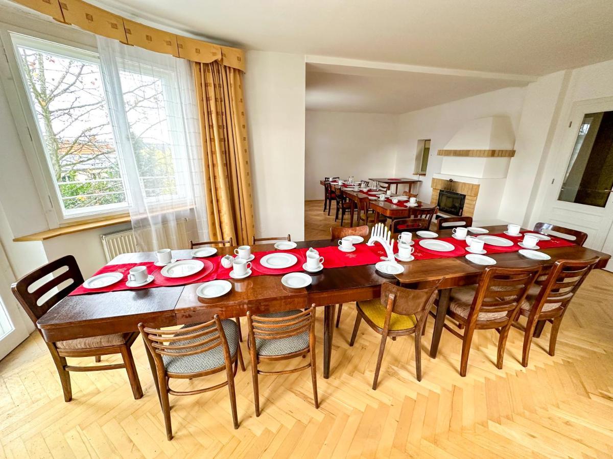Retro Villa Prague 700Sqm Indoor-Pool, Sauna, Bbq, Table Soccer Villa *
