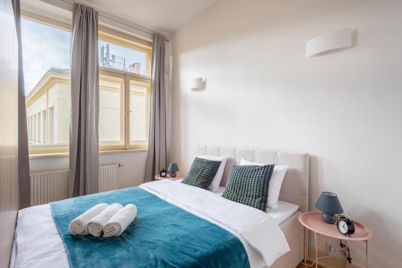 Spacious Near The River Apartamento Praga