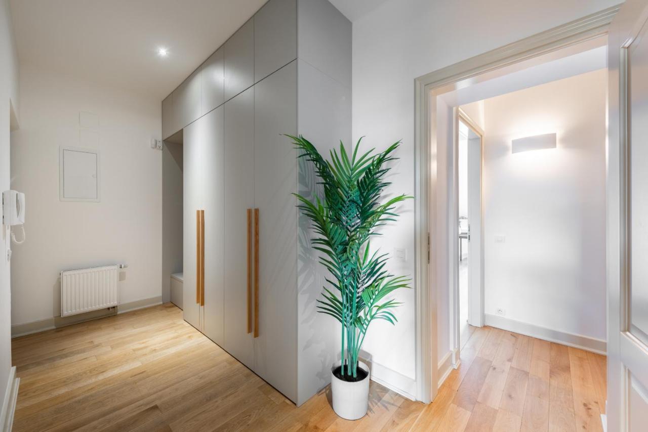 Spacious Near The River *