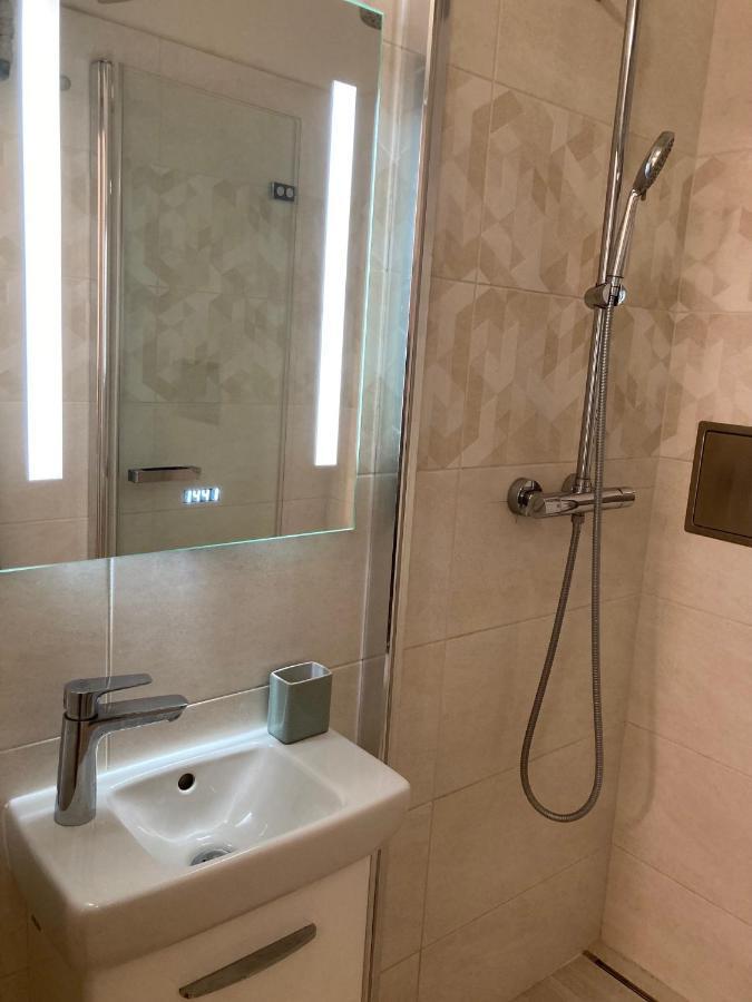 Jana Masaryka Apartment Prag