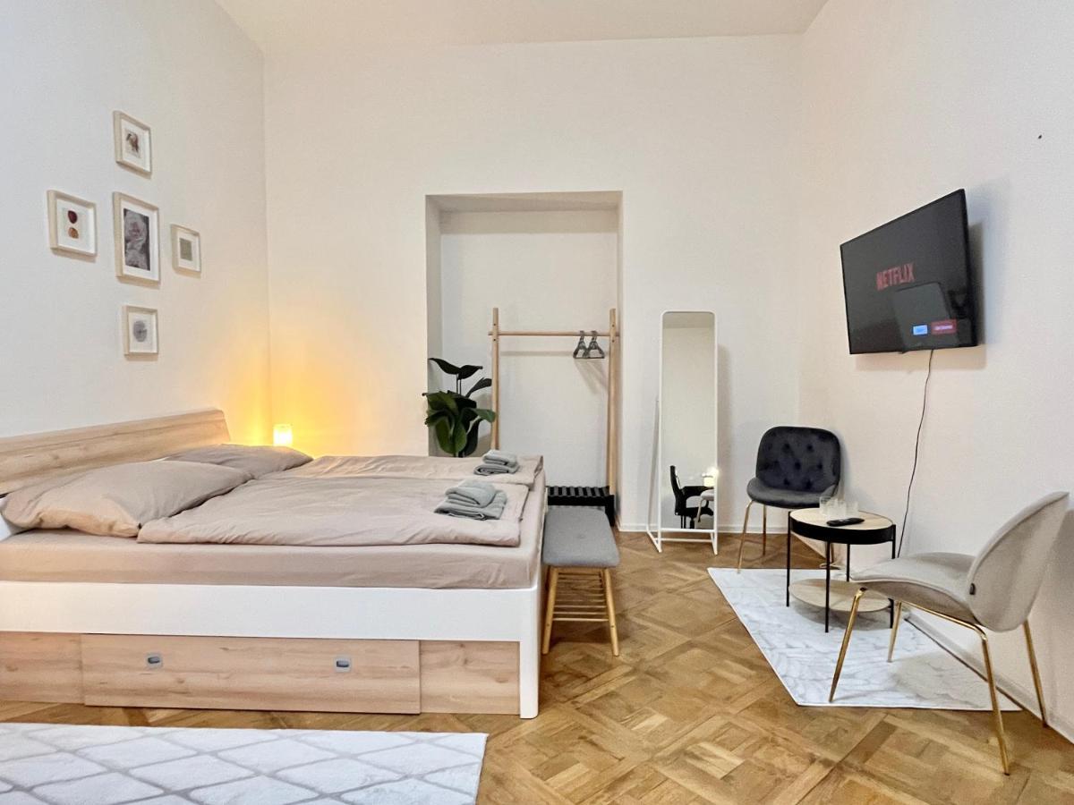 Apartamento Spacious 2bdr With Free Parking In Wenceslas Square Praga