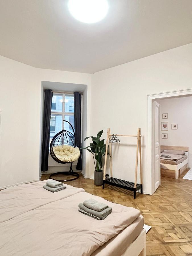Apartamento Spacious 2bdr With Free Parking In Wenceslas Square Praga