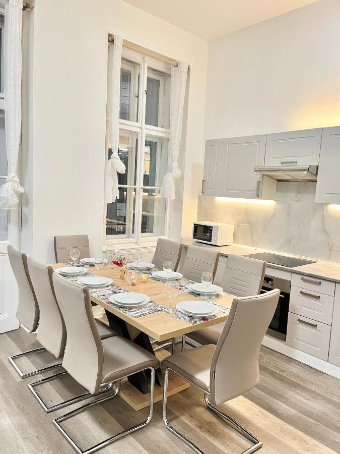 Spacious 2bdr With Free Parking In Wenceslas Square Praga