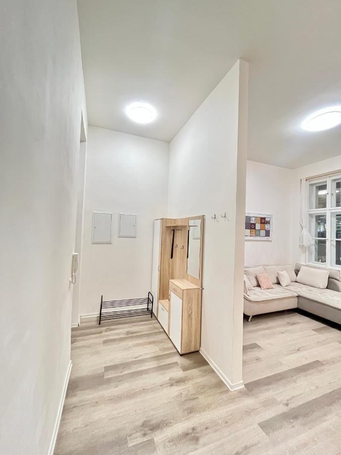 Spacious 2bdr With Free Parking In Wenceslas Square Praga