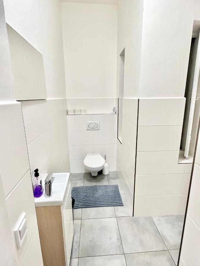 Spacious 2bdr With Free Parking In Wenceslas Square *