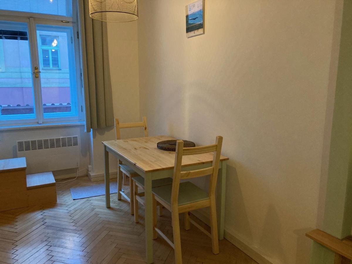 Jana Masaryka Apartment