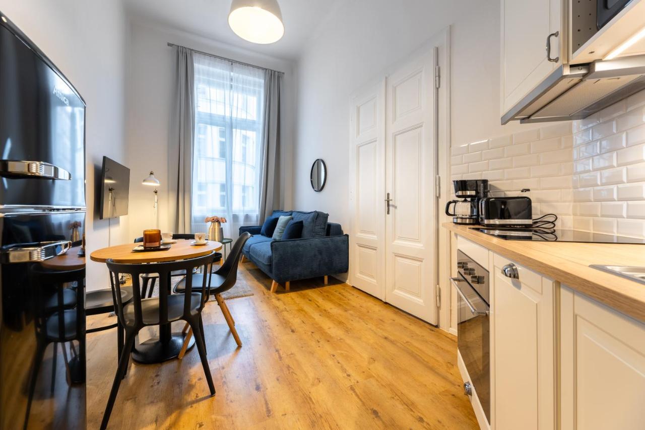 Apartment Charming 1 Bedroom In The Center Of *