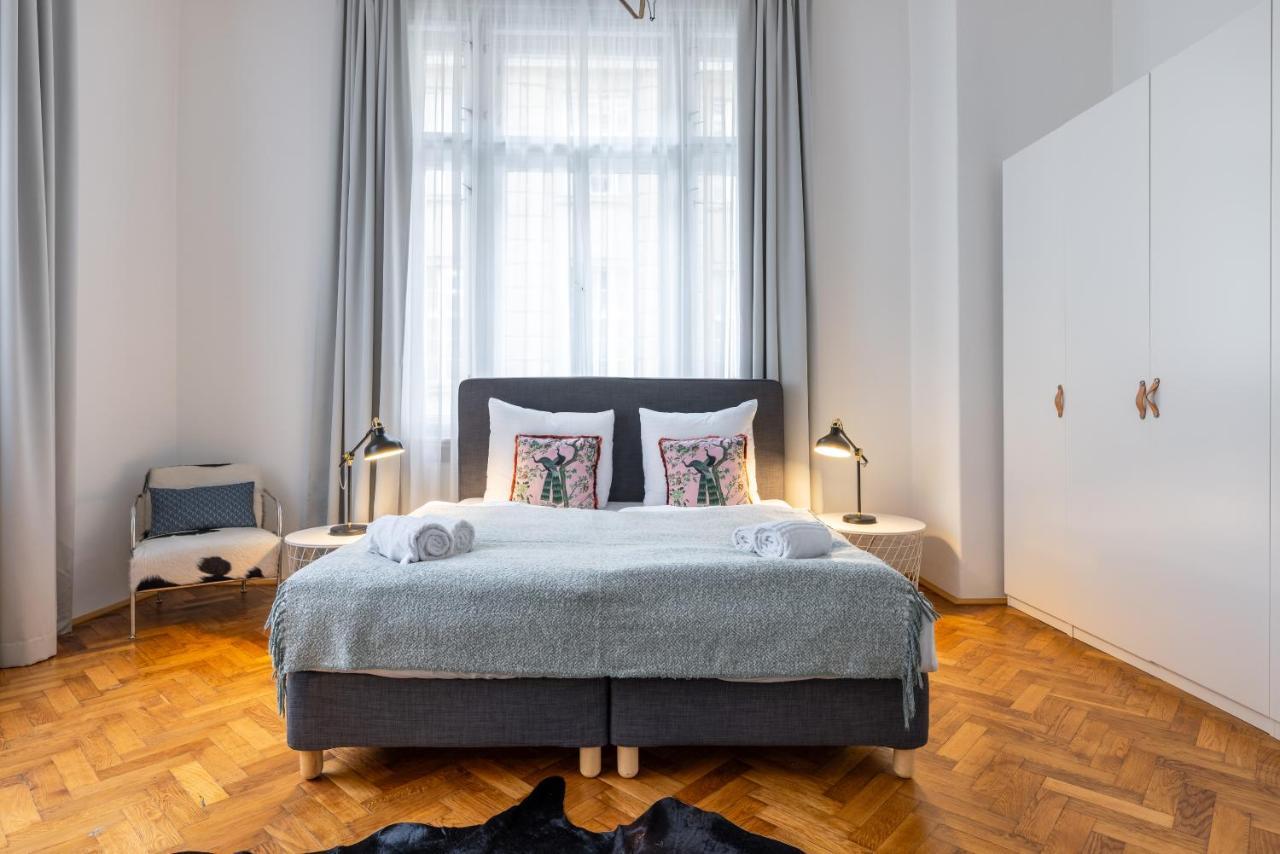 Charming 1 Bedroom In The Center Of *