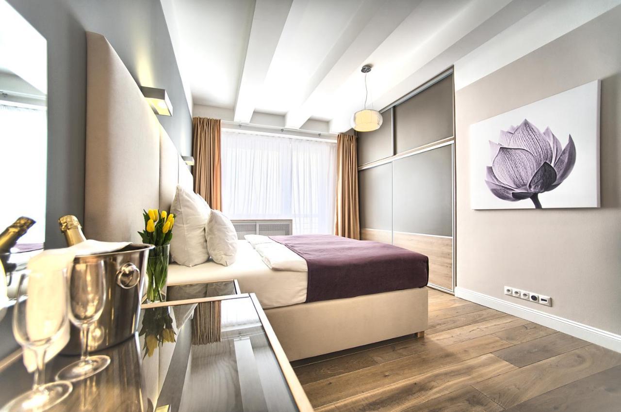 Exclusive 2 Bedroom Old Town - 2 Baths, Balcony And View - By Appartement *