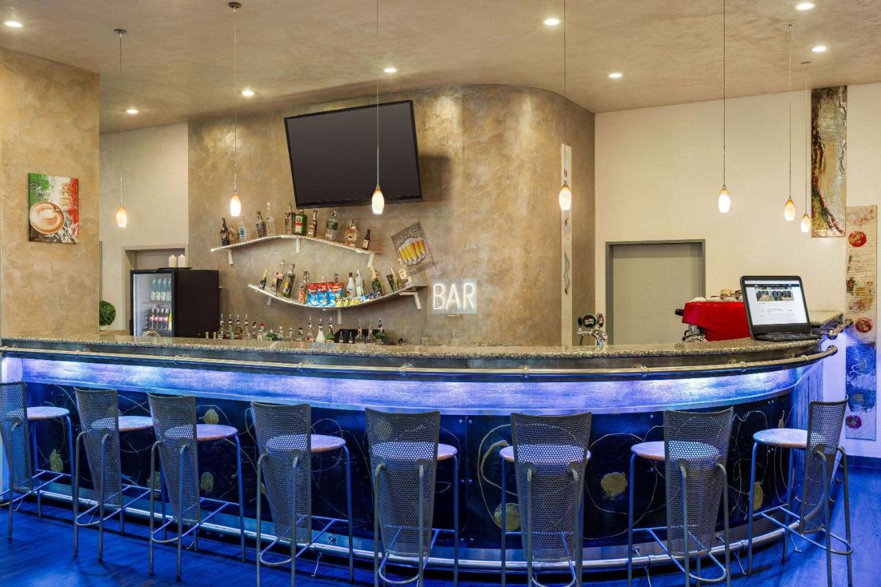 Amedia Express Prague, Trademark Collection By Wyndham Otel