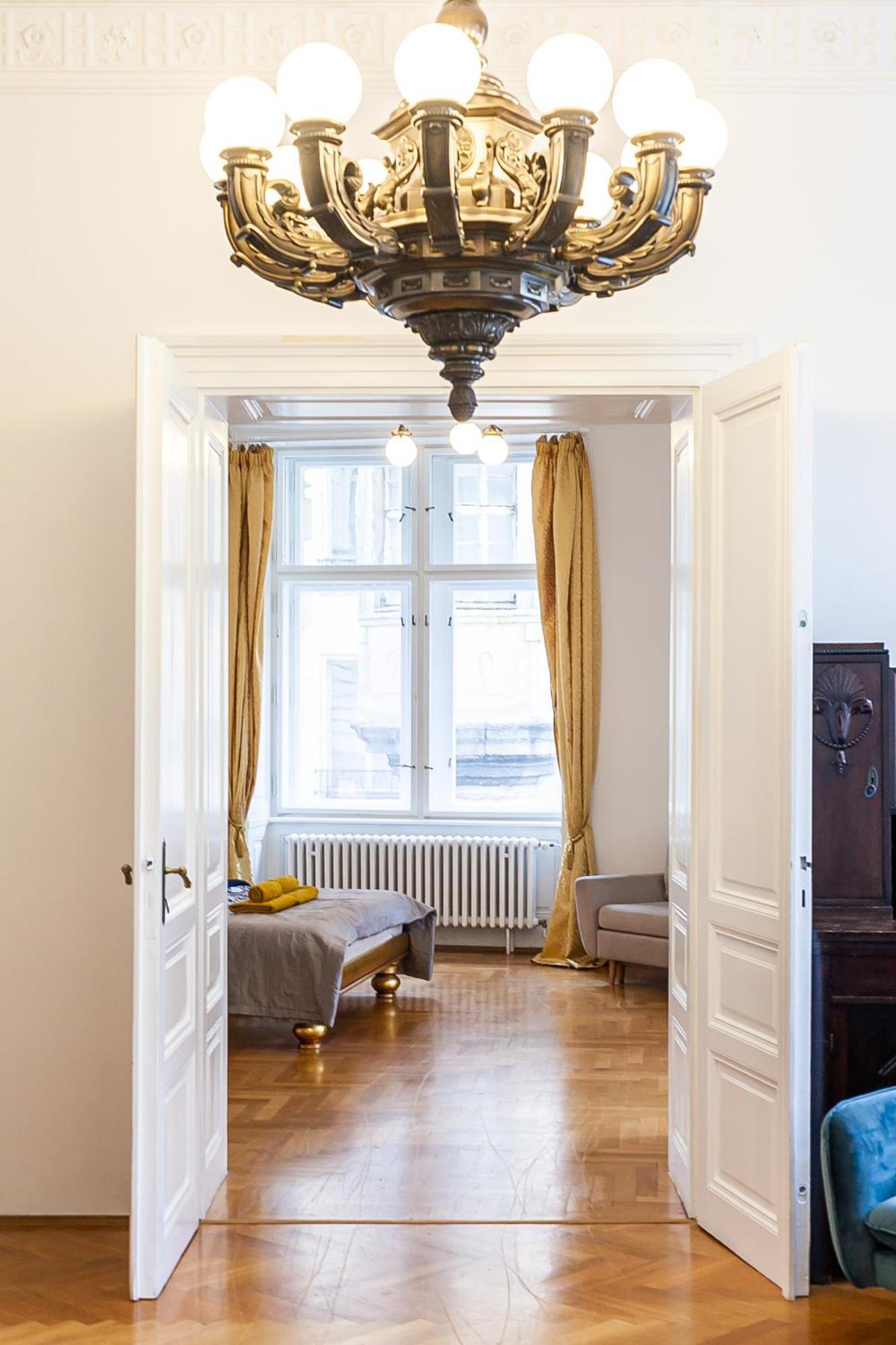 Apartment Royal Apartment By Charles Bridge View Of Saint Nicholas Church *