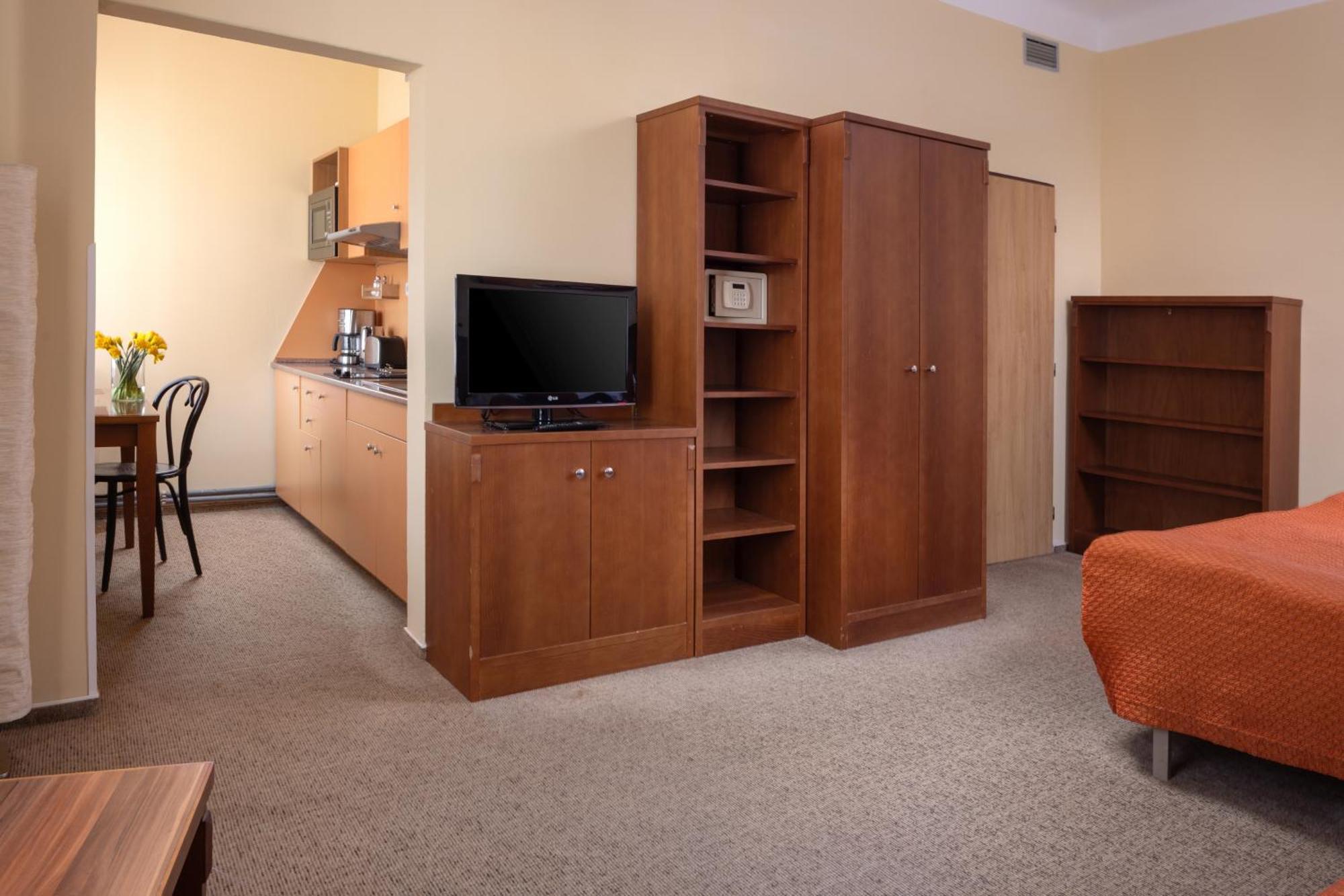 Anyday Aparthotel