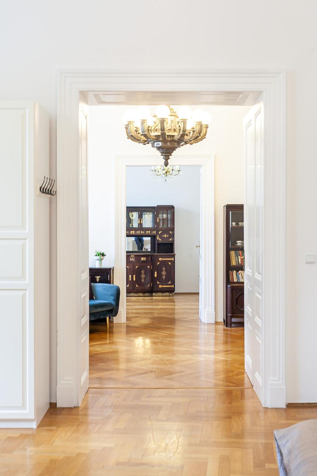 Royal Apartment By Charles Bridge View Of Saint Nicholas Church *