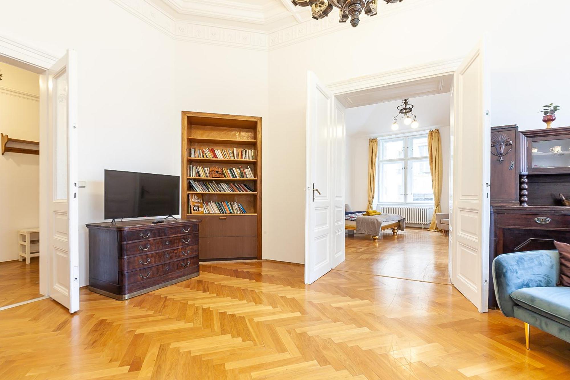 Royal Apartment By Charles Bridge View Of Saint Nicholas Church Apartment *