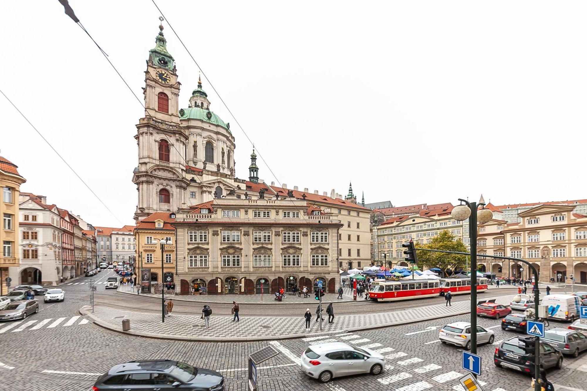Royal Apartment By Charles Bridge View Of Saint Nicholas Church *
