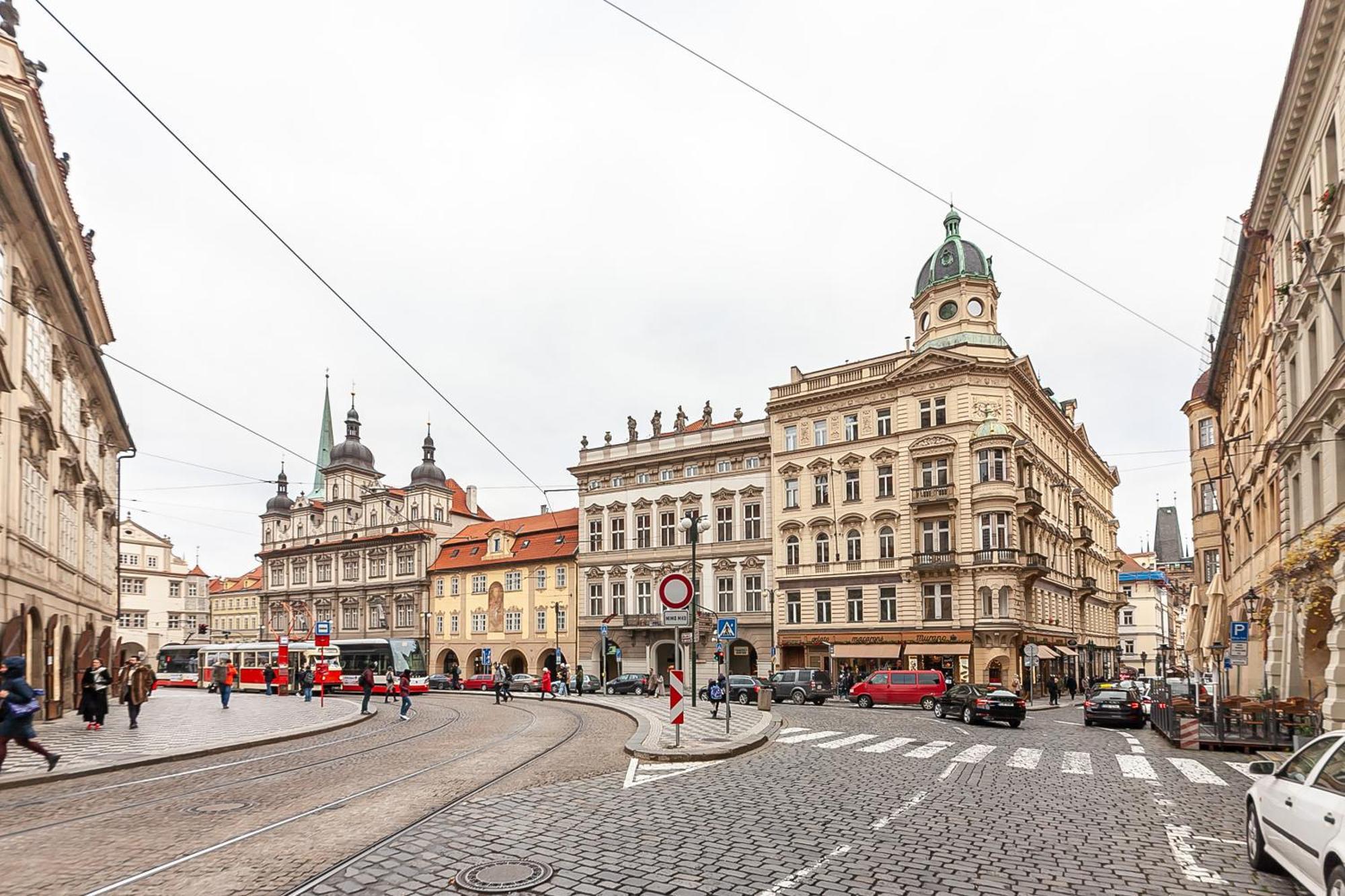 Royal Apartment By Charles Bridge View Of Saint Nicholas Church Apartment