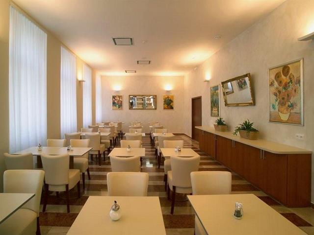 Centre Plaza Hotel