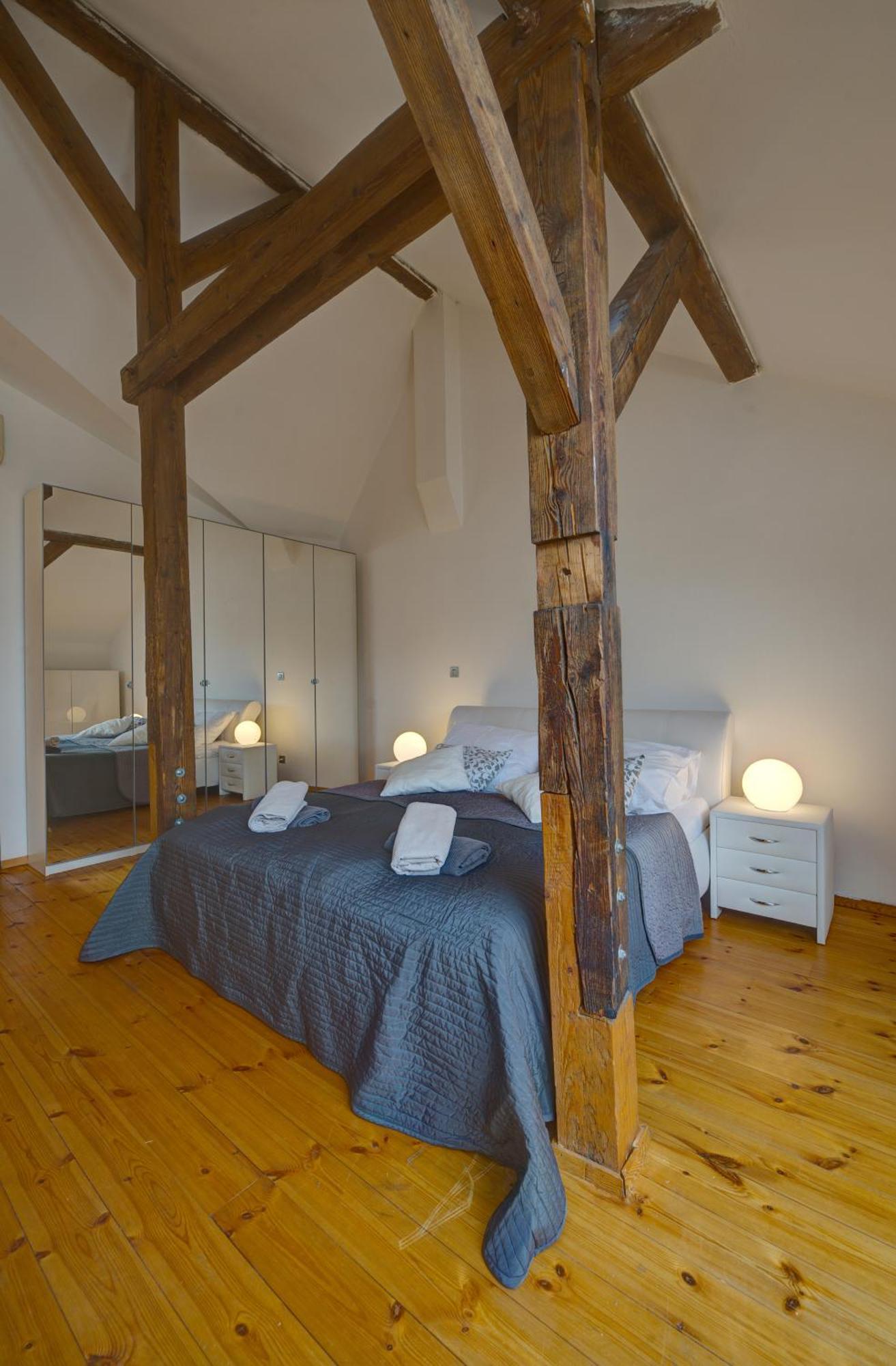St Havel Old Town 4*