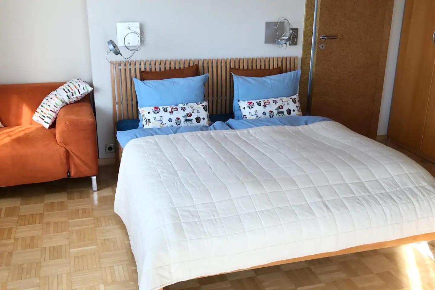 Huge Luxury Villa, 6 Beds And Baths, Terraces, Double Garage * Prague