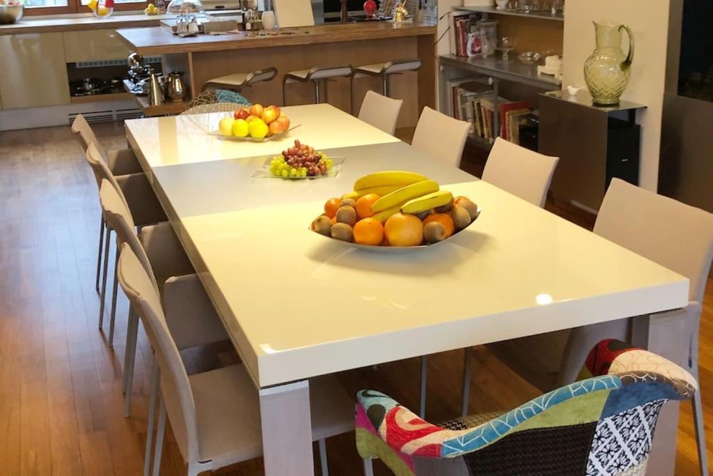 Huge Luxury Villa, 6 Beds And Baths, Terraces, Double Garage Prague
