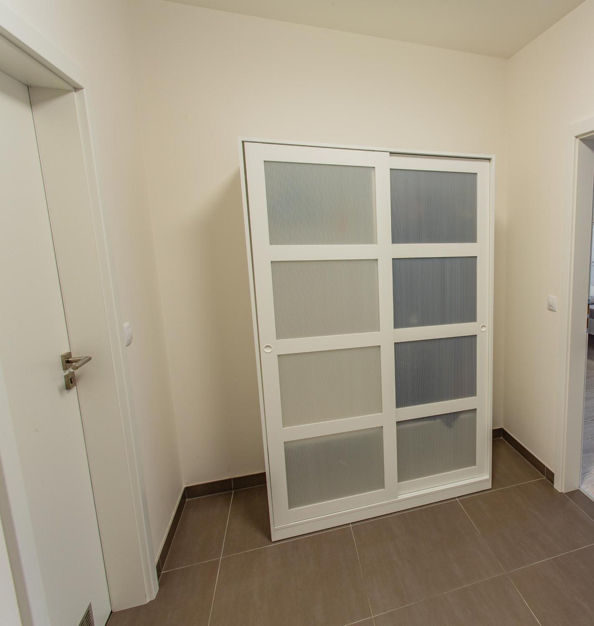 Spacious Terrace With Free Private Parking * Prag