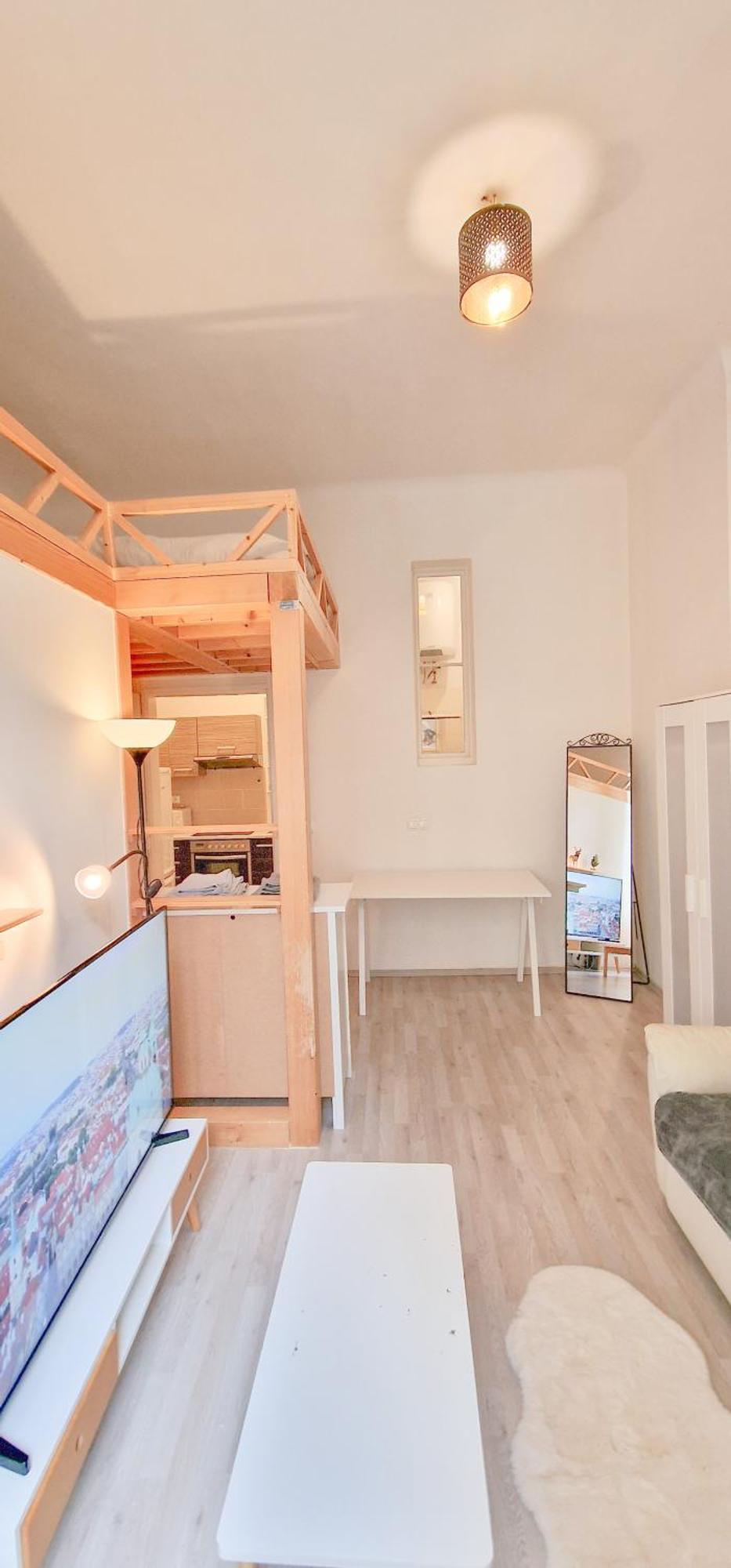 Cozy Karlin Loft Center Appartement *