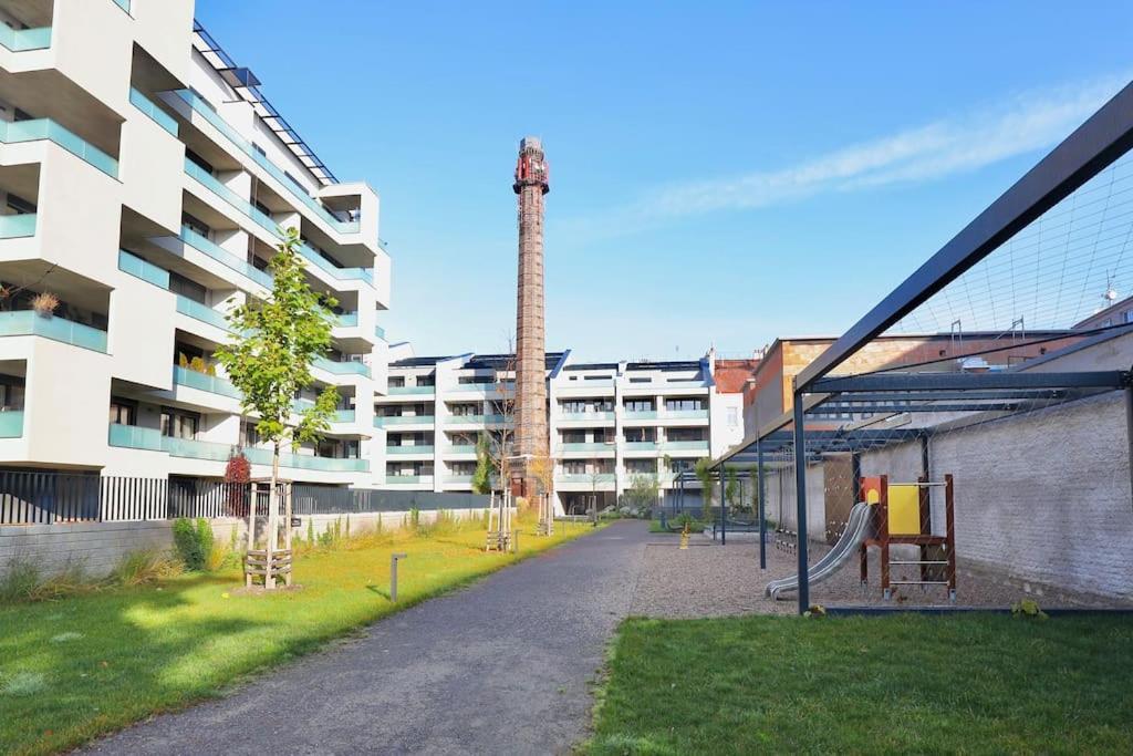 Modern • Garden • Near The Center Apartment Prague