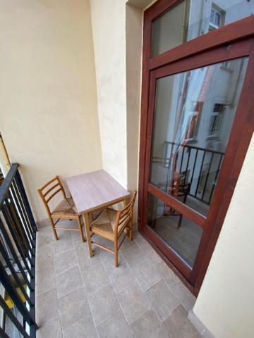 Vitkova With Balcony Apartment
