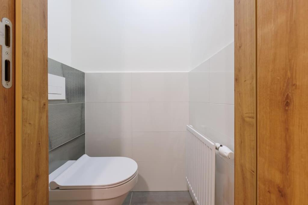 2 With Terrace And Free Parking Near Metro Apartment *