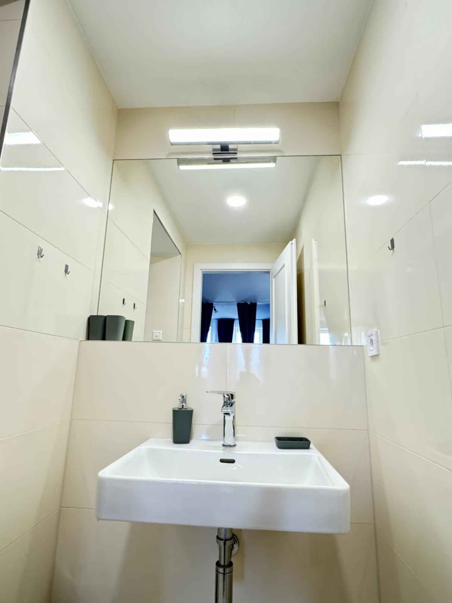 Appartement New Modern-style With Balcony In The 2 *
