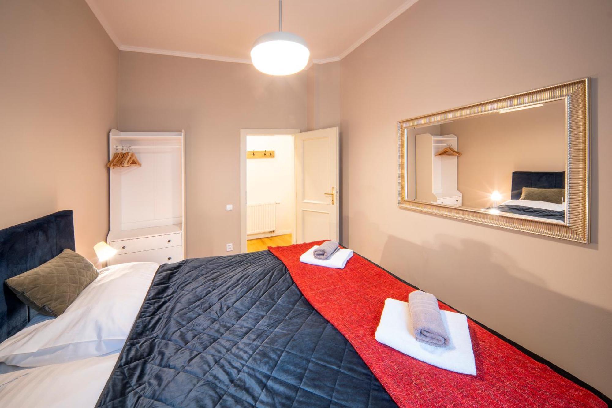 Aparthotel Zborovska *